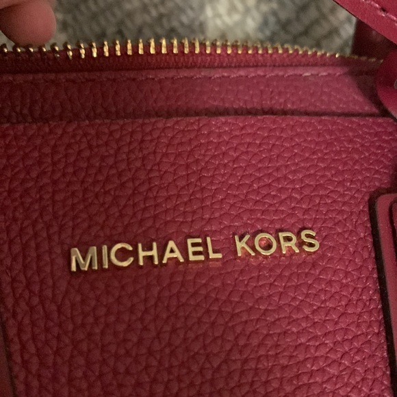 Micheal kors crossbody medium - Picture 3 of 8